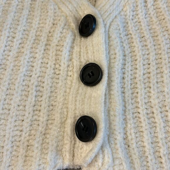 URBAN OUTFITTERS CREAM KNIT CROPPED ASHLYN BATWING CARDIGAN SIZE XS - Picture 5 of 7